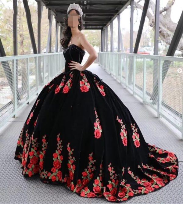 Pearls Strapless Velvet Quinceanera Dresses Winter Fall Floral Red Flower Appliques A-line Sweet 15 Dress 2025