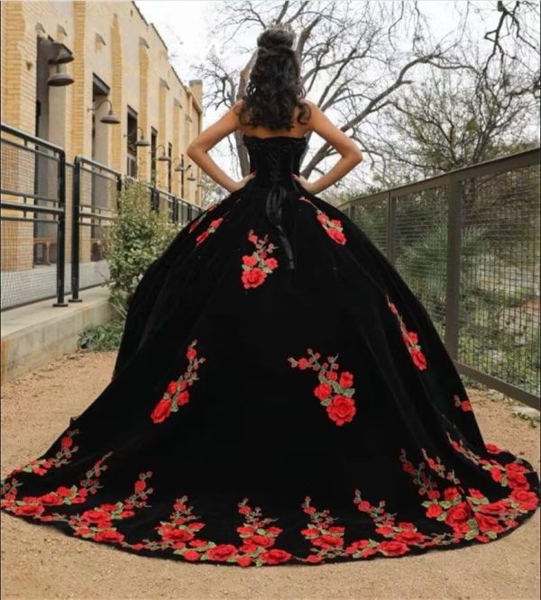 Pearls Strapless Velvet Quinceanera Dresses Winter Fall Floral Red Flower Appliques A-line Sweet 15 Dress 2025